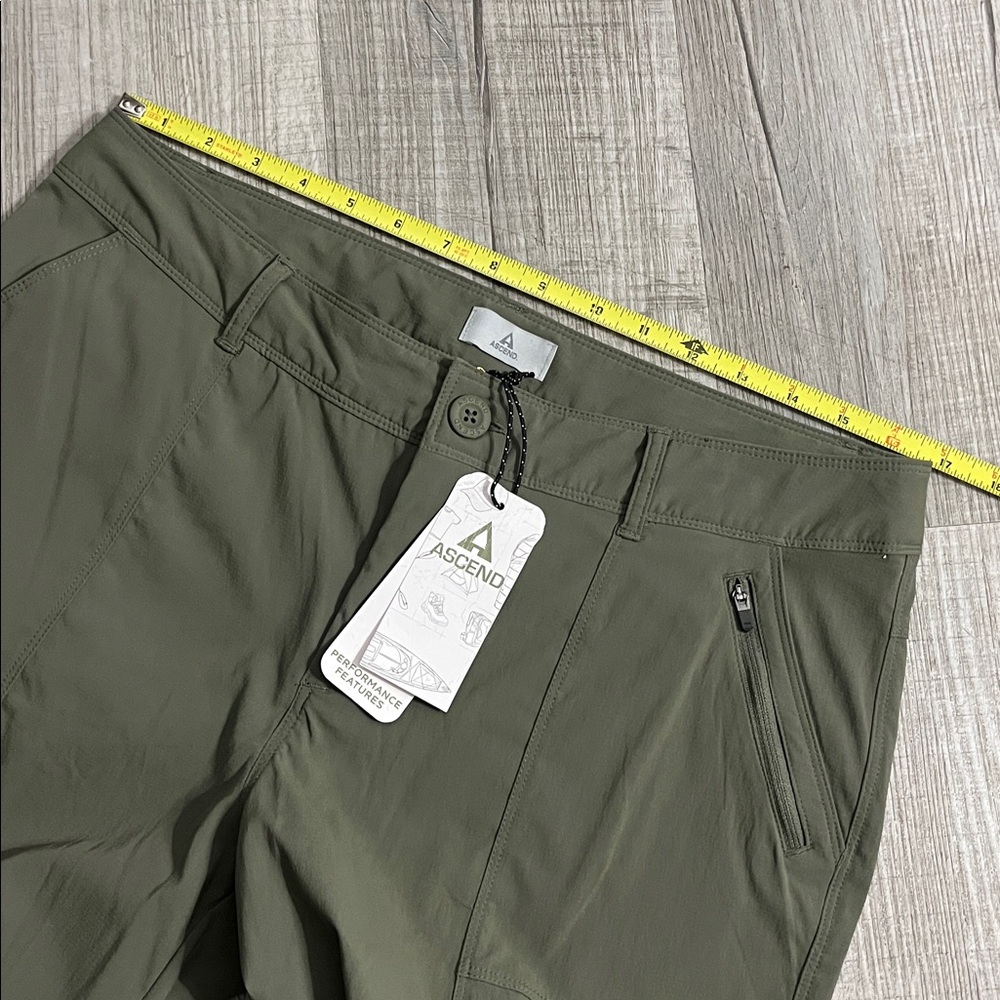 Ascend Women’s Sage Cargo Pants - Picture 7 of 11